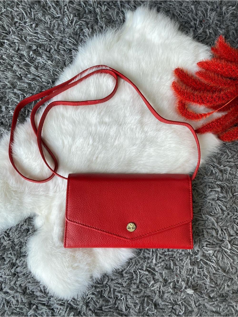 NWT TIMBERLAND WOMENS RFID LEATHER WALLET PHONE BAG WITH CROSSBODY STRAP
